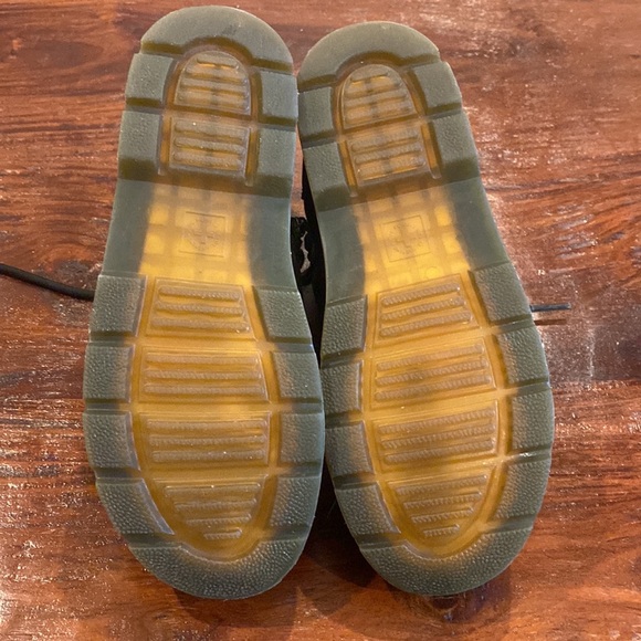 Doc Marten boots in good condition - Picture 3 of 4